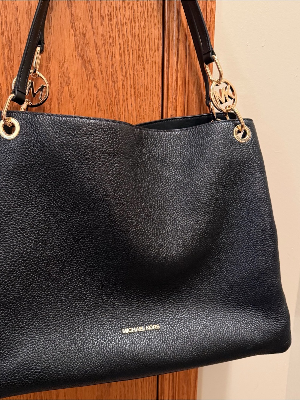 Michael Kors Outlet - Christina Large Pebbled Leather Shoulder Bag